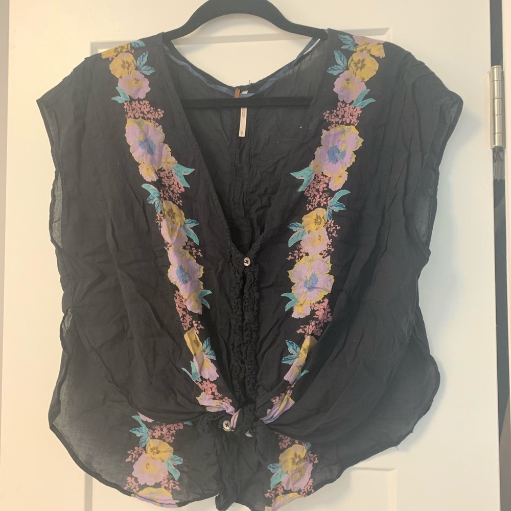 Free people boxy light crop top!